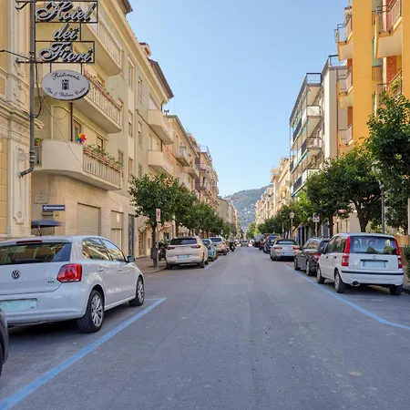 Apartment Il Regno Di Monica Attico Near The Sea - Happy Alassio