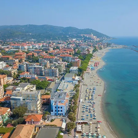 Il Regno Di Monica Attico Near The Sea - Happy アラッシオ