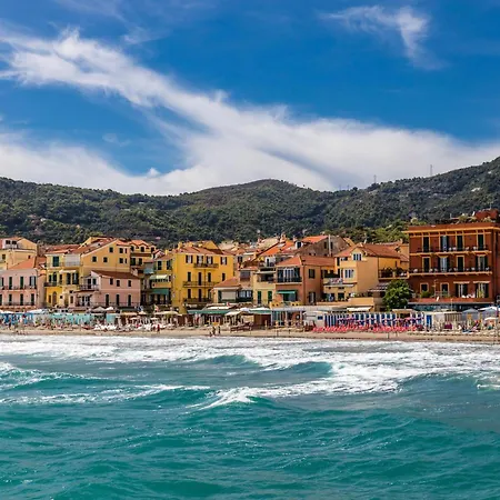 Apartman Il Regno Di Monica Attico Near The Sea - Happy *