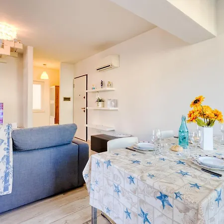 Apartman Il Regno Di Monica Attico Near The Sea - Happy Alassio